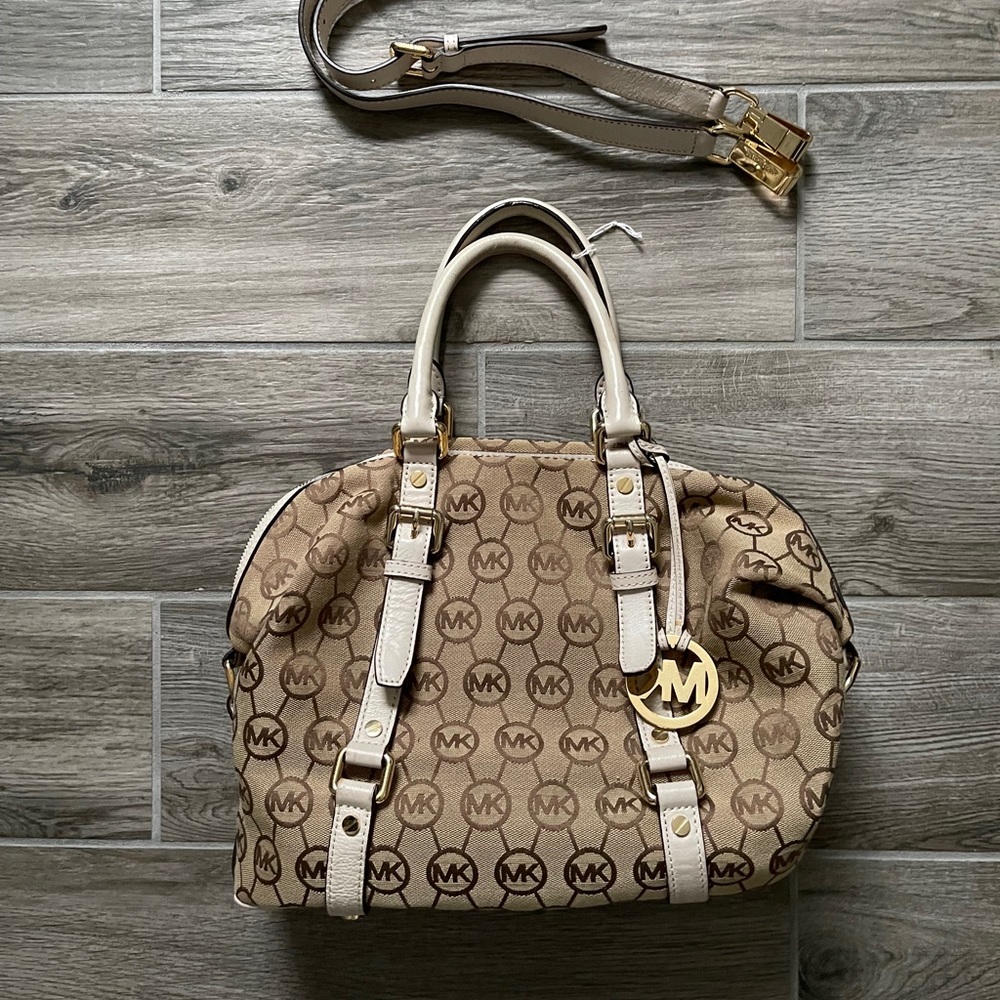 Michael Kors medium logo  tote bag. LIKE NEW